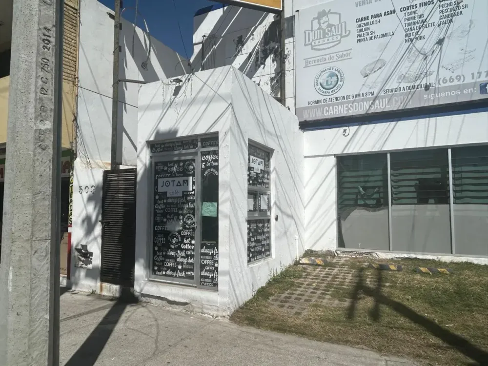 LOCAL COMERCIAL EN PLAZA NAJERA MAZATLÁN SINALOA