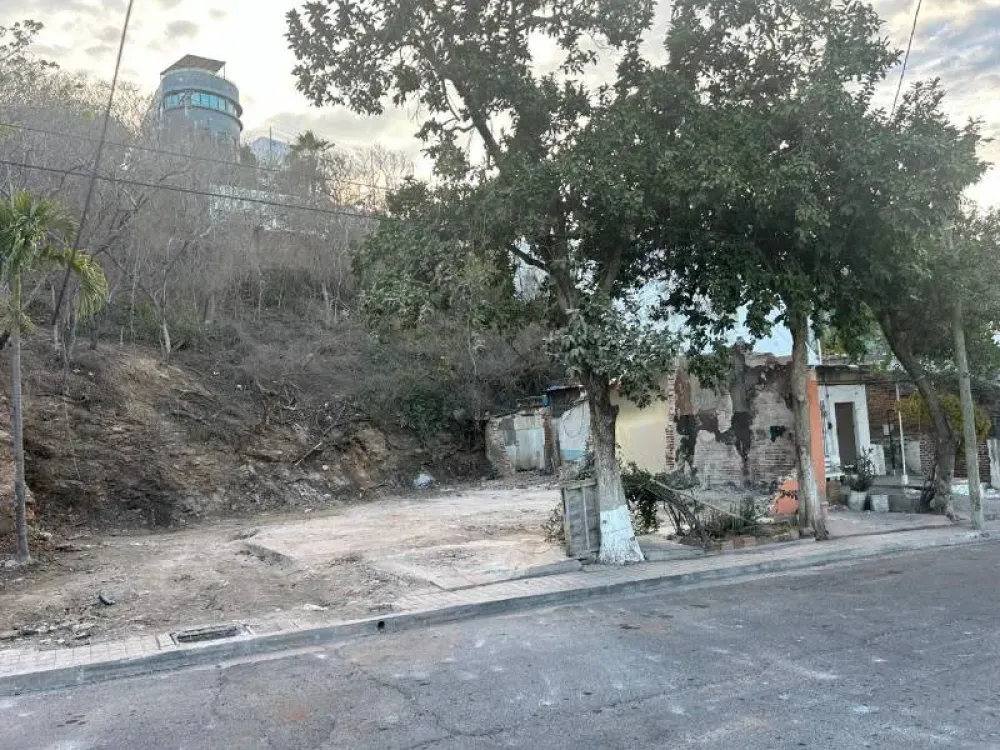 TERRENO EN EL CERRO DEL VIGIA